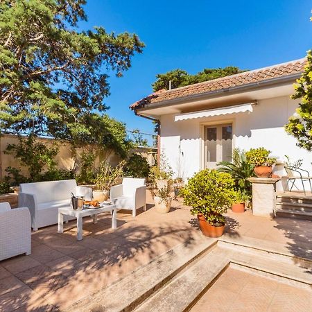 Bed and Breakfast Garden View Near The Sea Lecce Exterior foto