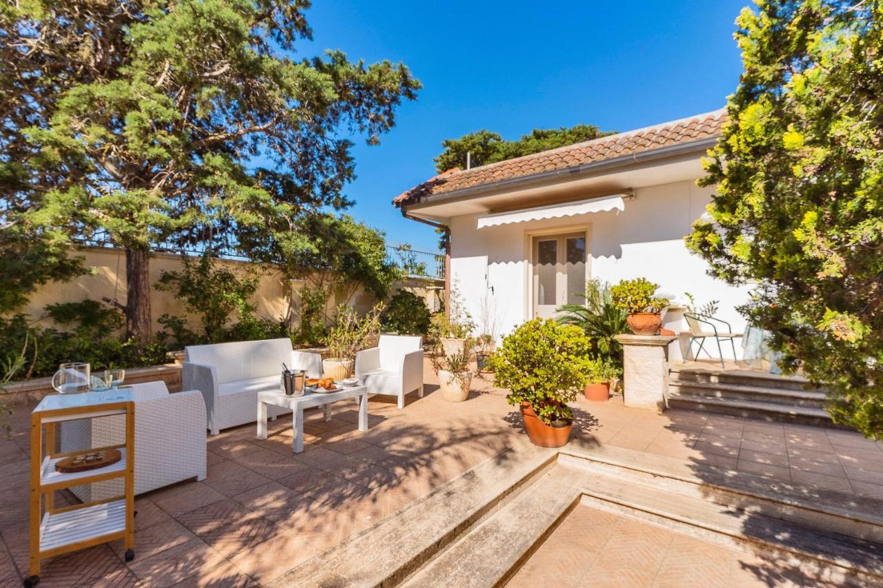 Bed and Breakfast Garden View Near The Sea Lecce Exterior foto